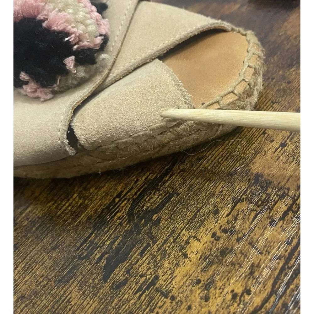 Naguisa Espadrille‎ Peep Toe Sandals Sz 10 Beige Pom Poms Ankle Strap